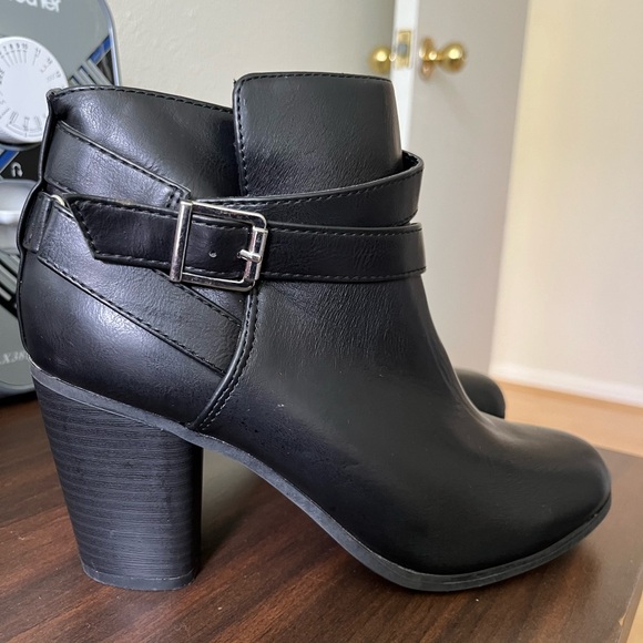 Material Girl ankle booties, size 9.5 - Picture 3 of 10